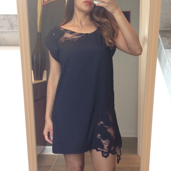 Forever 21 Dresses & Skirts - Navy dress w lace details