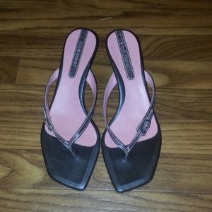 Super cute nine west mid heels!