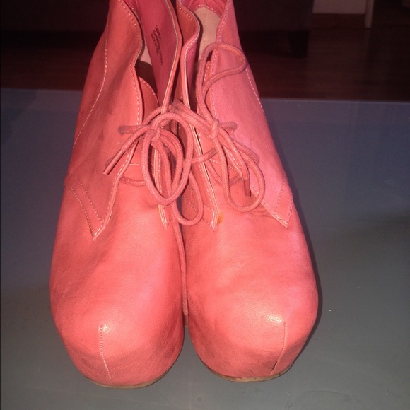 Coral shoes - Picture 3 of 4