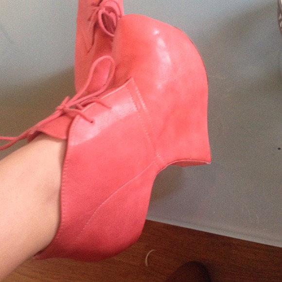 Coral shoes - Picture 4 of 4