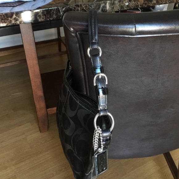 Coach soho signature hobo bag #12675 PRICE DROP - Picture 2 of 4