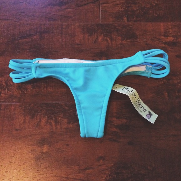 Sky Blue Midori Tavarua Bottom