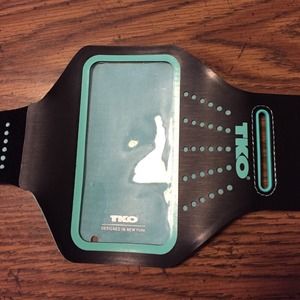 TKO armband for iPhone 5
