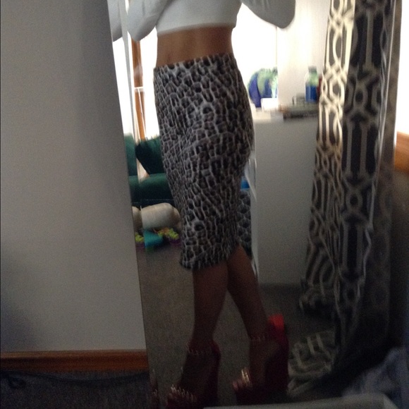 Cheetah pencil skirt - Picture 2 of 4