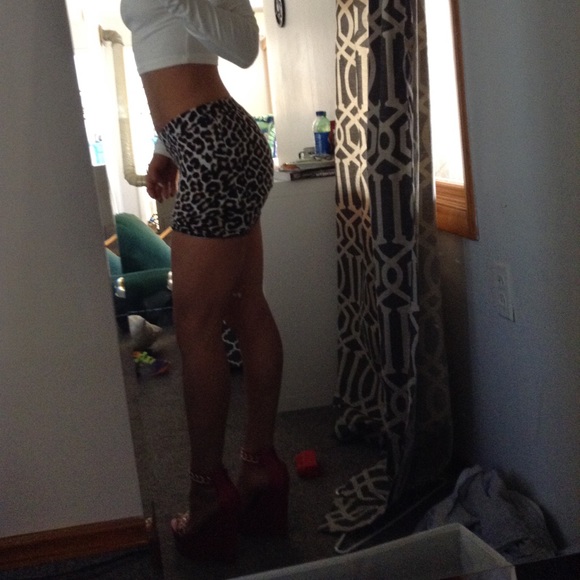 Cheetah pencil skirt - Picture 4 of 4