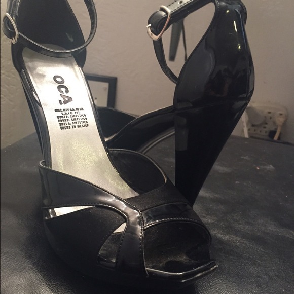 Black heels - Picture 3 of 4