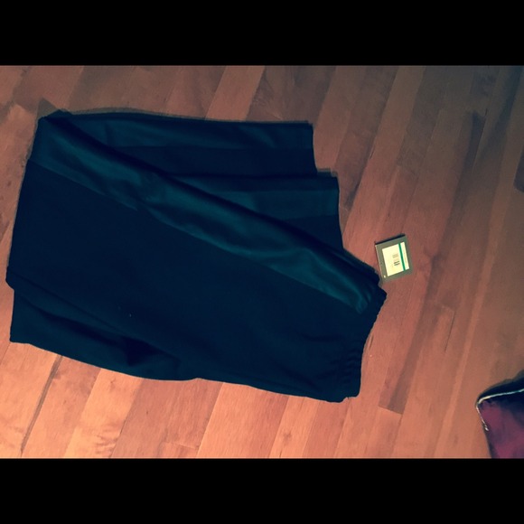 Ellen Tracy Leather Trim Leggings NWT