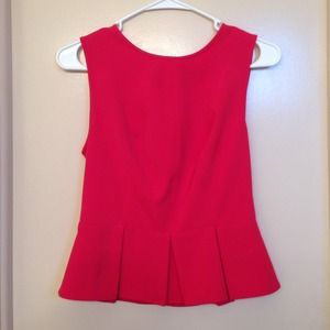 Kimchi blue Coral pleated peplum top size small