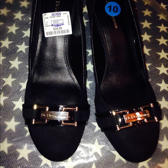ON HOLD @garciagaby Black Faux Suede Wedges