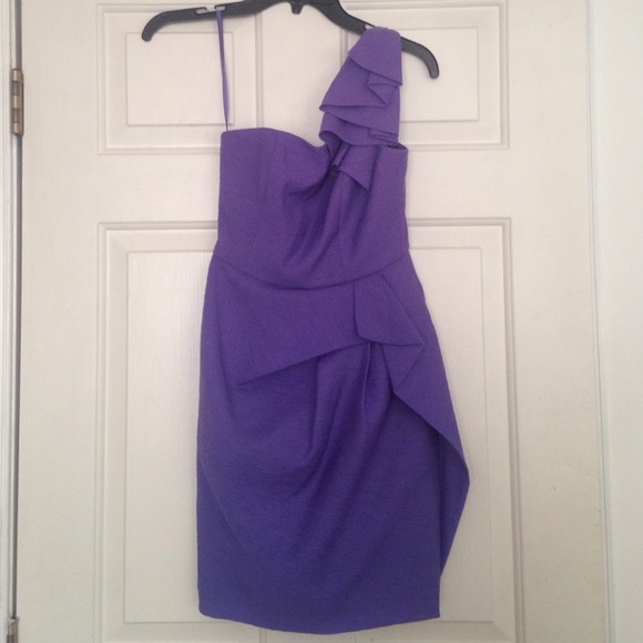 BCBG MAXAZRIA one shoulder lavender dress size 0