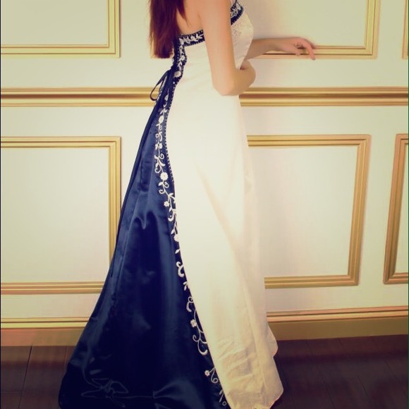 Elegant White Prom Dress With Dark Blue Train