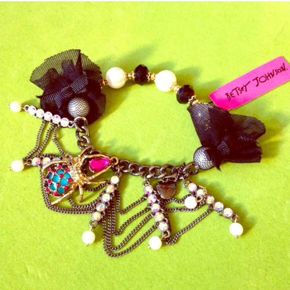 🚫SOLD🚫Betsey Johnson Jeweled Spider Web Bracelet