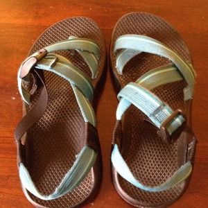 Women's Chacos size 7