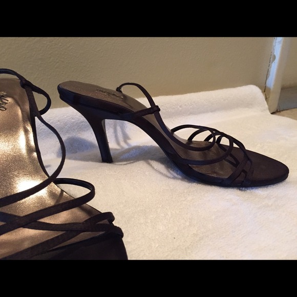 Heels! - Picture 3 of 4