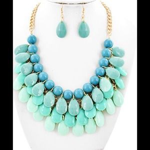 Ombré blues bib necklace/earrings