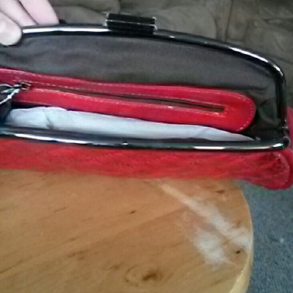 Red Uddini bag with tags - Picture 2 of 4