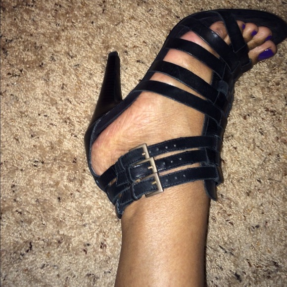 Nine West so comfy heel maybe a 3 1/2 heel or 4 - Picture 3 of 4