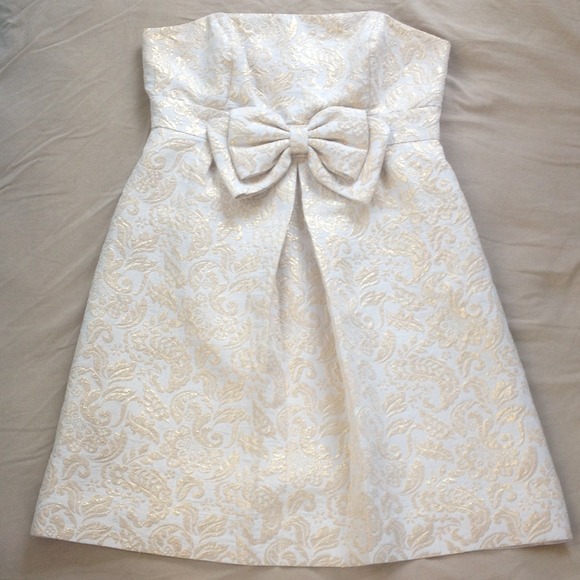 Lilly Pulitzer size 6, NEW worn one time!
