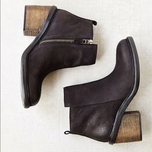 ❌SOLD❌🎉PM Editor Pick🎉 Silence+Noise Chunky Boot