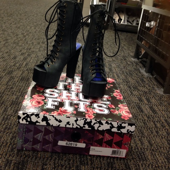 RARE JEFFREY CAMPBELL Liana in "black washed" - Picture 2 of 4