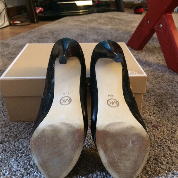 Micheal kors booties - Picture 2 of 4