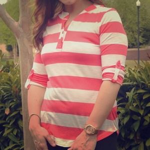 Coral and white 3/4 sleeve top