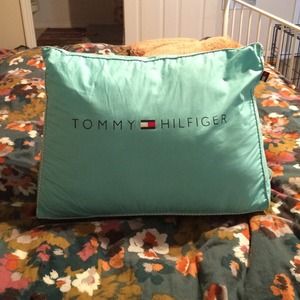 ⛔️DONATED⛔️Tommy Hilfiger pillow