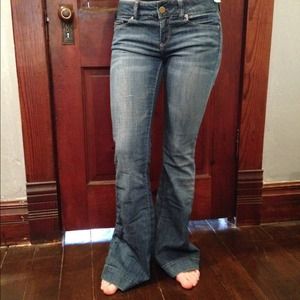 American Eagle, Long, wide flare