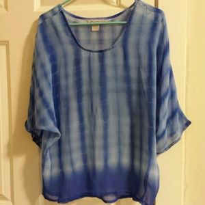 Blue and white sheer short sleeve top