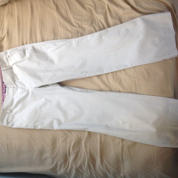 Vineyard vines khaki pants size 10