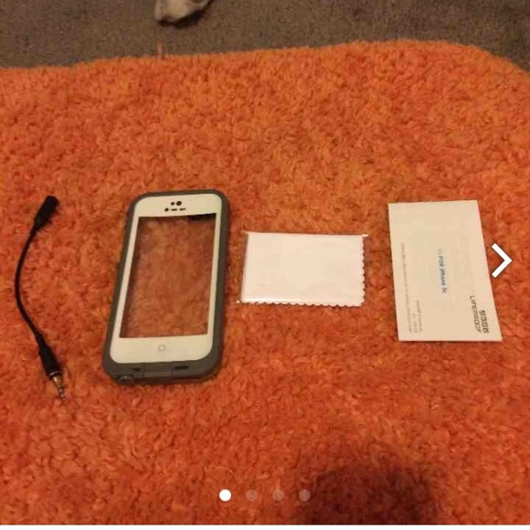 SOLD ON DIFFERENT APP - Picture 1 of 4