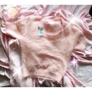 Fuzzy Cropped Tee 🌸💕