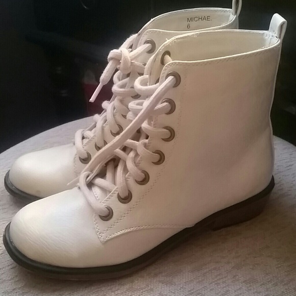 Booties - Picture 4 of 4