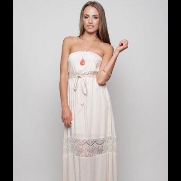 Maxi dress with lace detail in cream - Picture 2 of 2