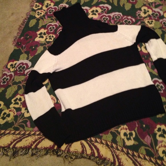 Isaac mizrahi turtle neck sweater