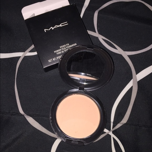 Mac studio fix powder