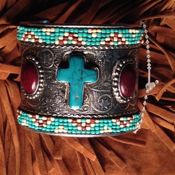 Boutique Jewelry - Beautiful Turquoise Cross Cuff
