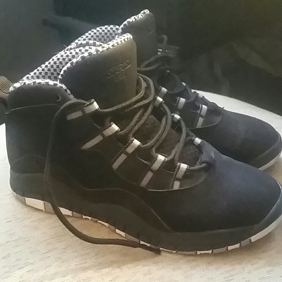 Dark shadow 10s