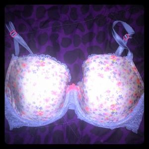 Victoria's Secret 32DD Bra