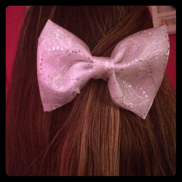 Accessories - Hair bow