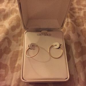 10 karat gold hoop earrings