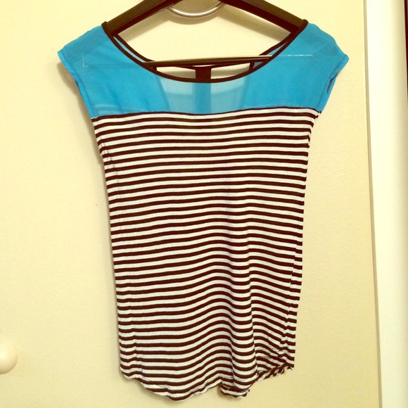 Black/white striped tee