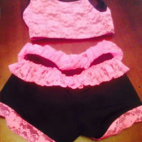 SOLD. Duck Crossings brand  girls SMALL
