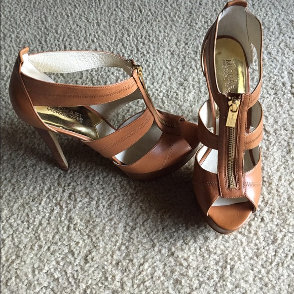 ❌sold ❌Never worn MICHAEL KORS heels! - Picture 2 of 3