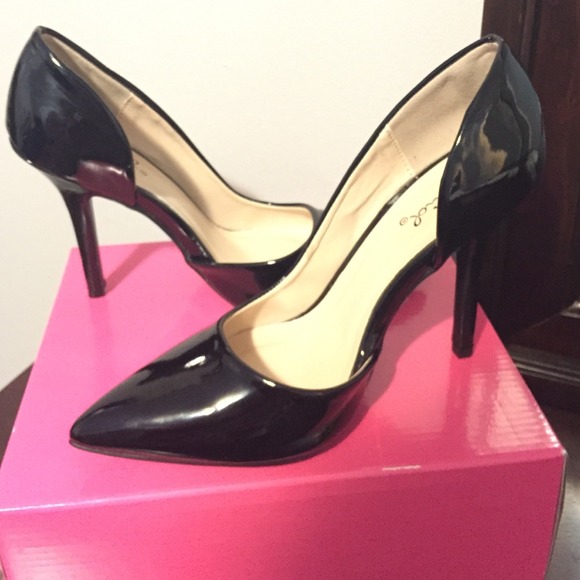 Black patent pumps