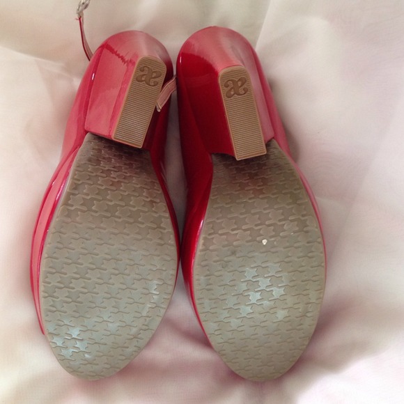 Sexy RED Andrea heels👠 - Picture 3 of 4