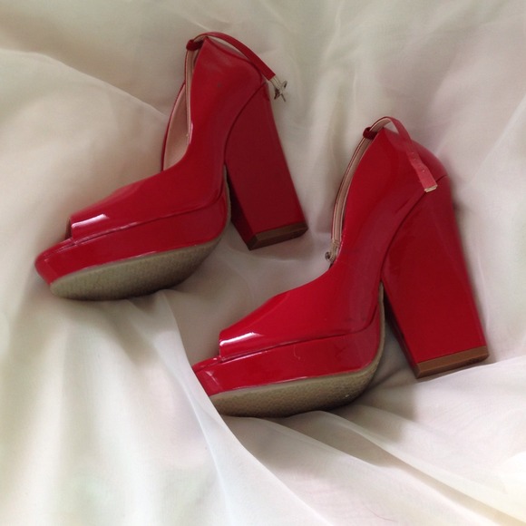 Sexy RED Andrea heels👠 - Picture 4 of 4