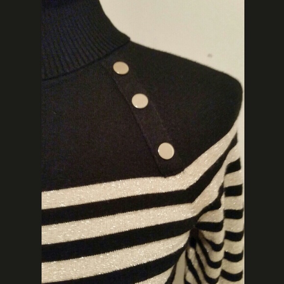 Black and gold striped sweater - Picture 3 of 3