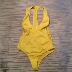 Indah Pagoda One Piece Yellow XS