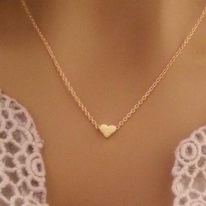 Dainty tiny heart necklace